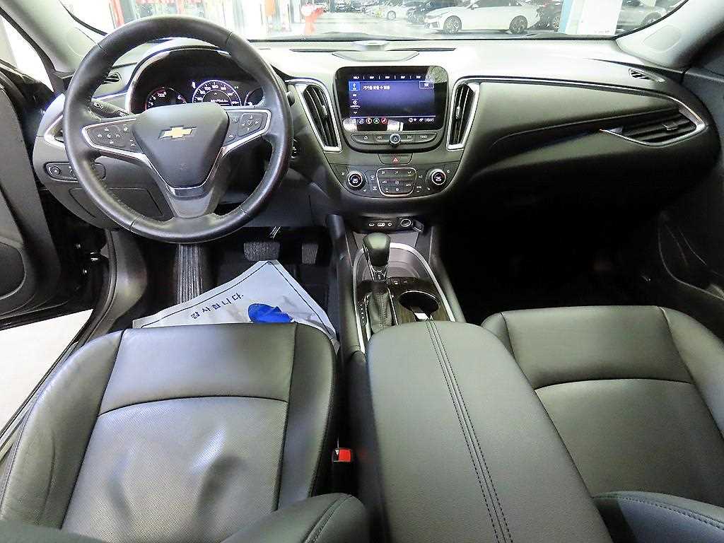 Chevrolet Malibu - Vista 10