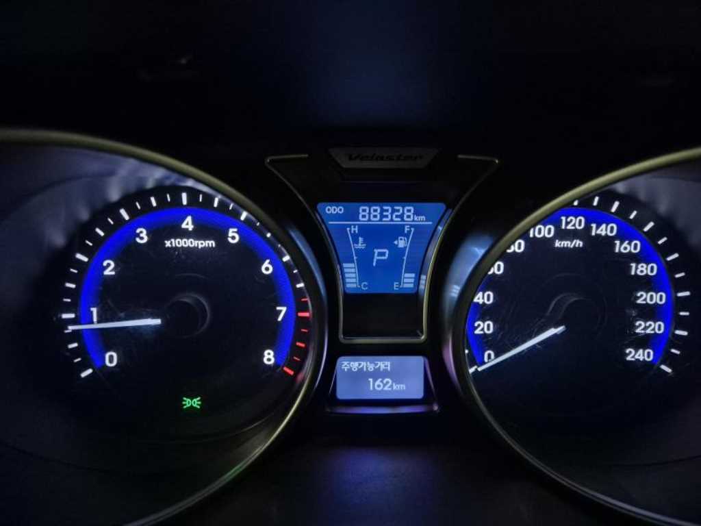 HYUNDAI Veloster - Vista 10