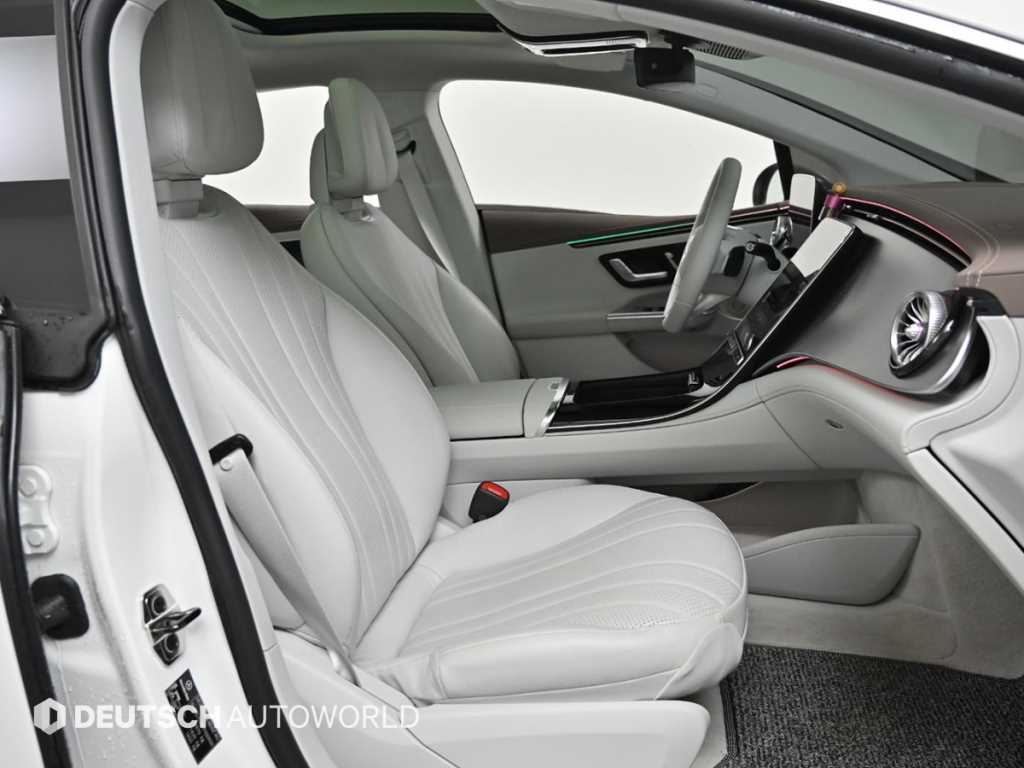 Mercedes Benz EQE - Vista 10