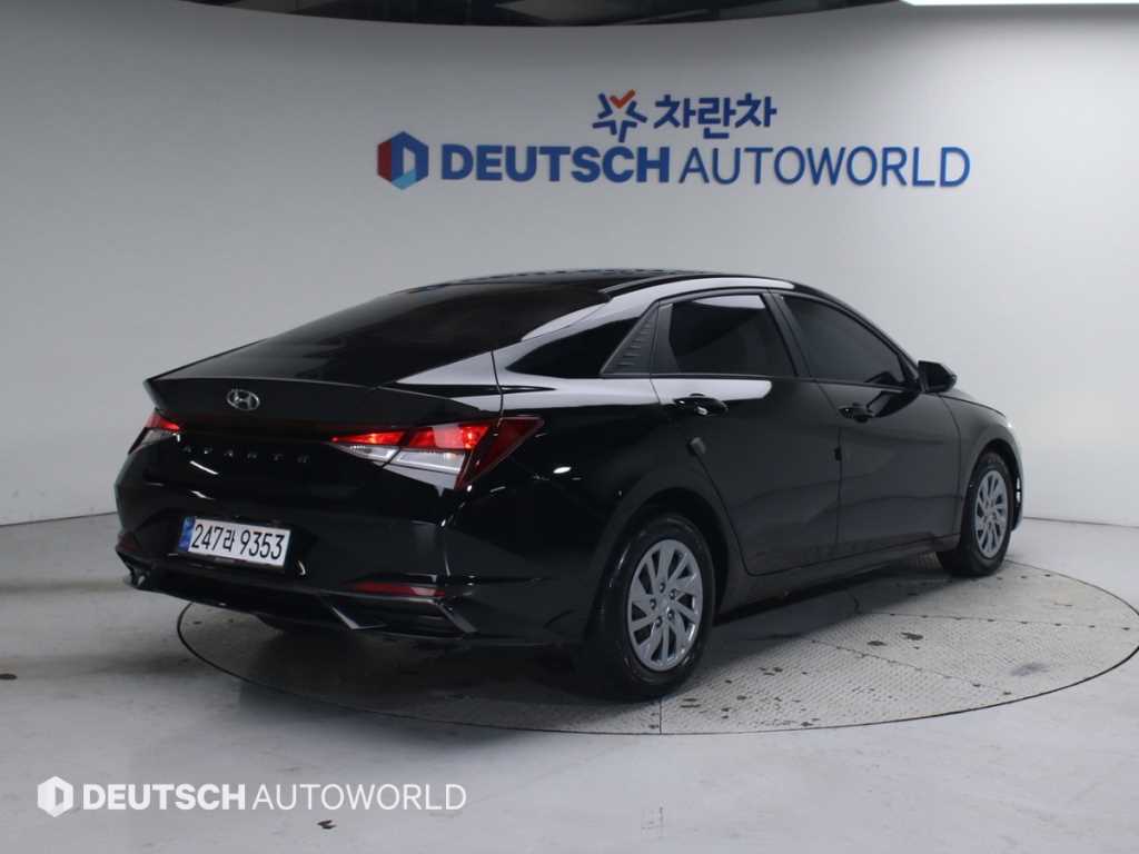 HYUNDAI Avante - Vista 2