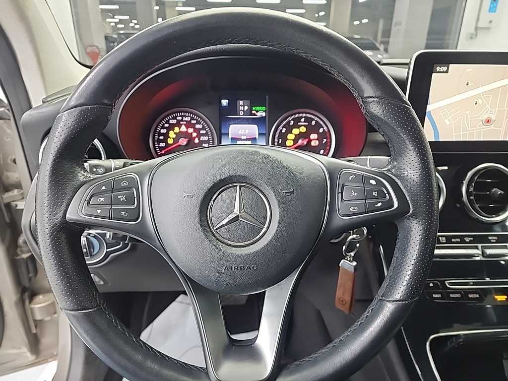 Mercedes Benz GLC Class - Vista 9