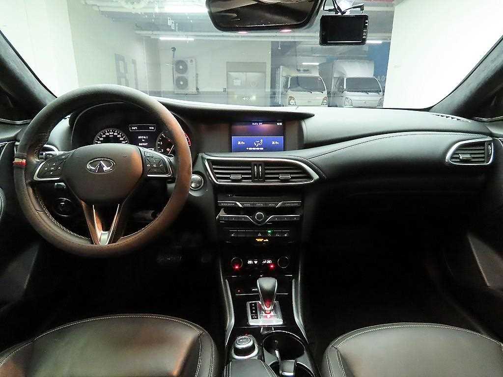 Infiniti QX - Vista 8
