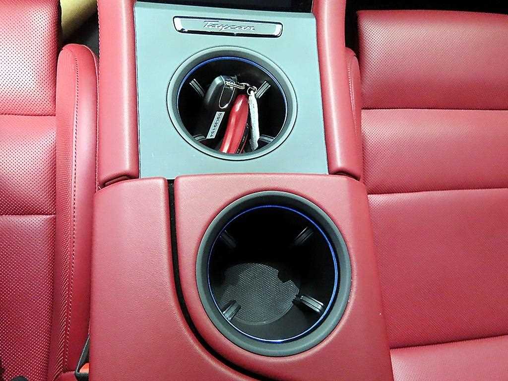 Porsche Taycan - Vista 12