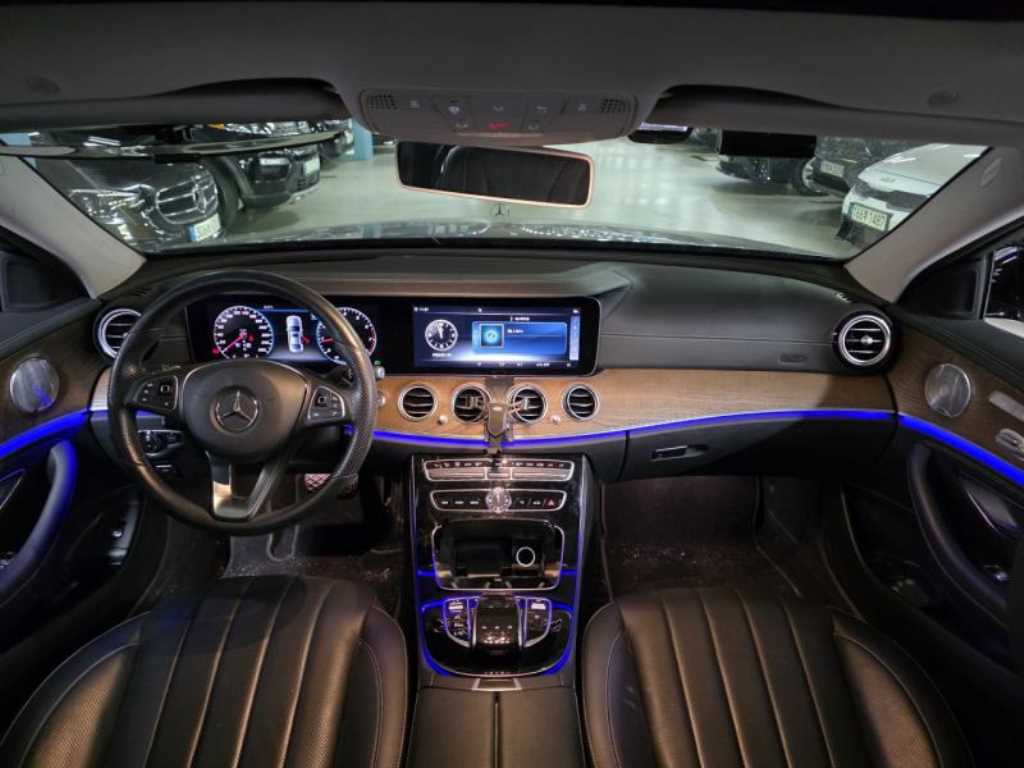 Mercedes Benz E class - Vista 7