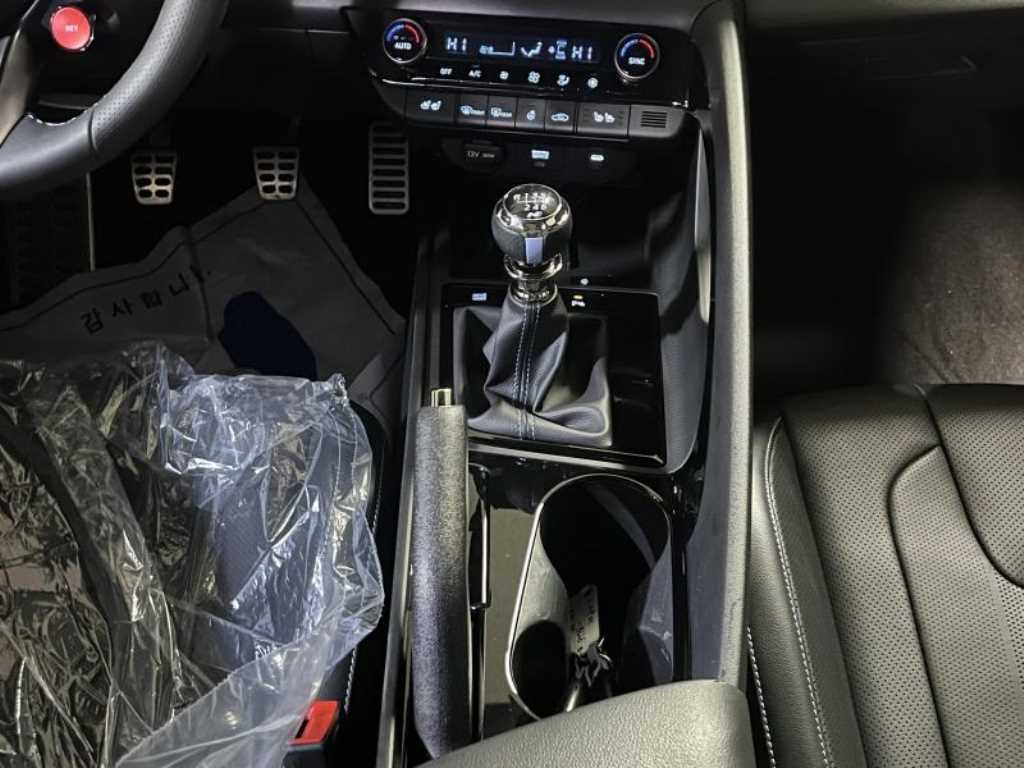 HYUNDAI Avante - Vista 12