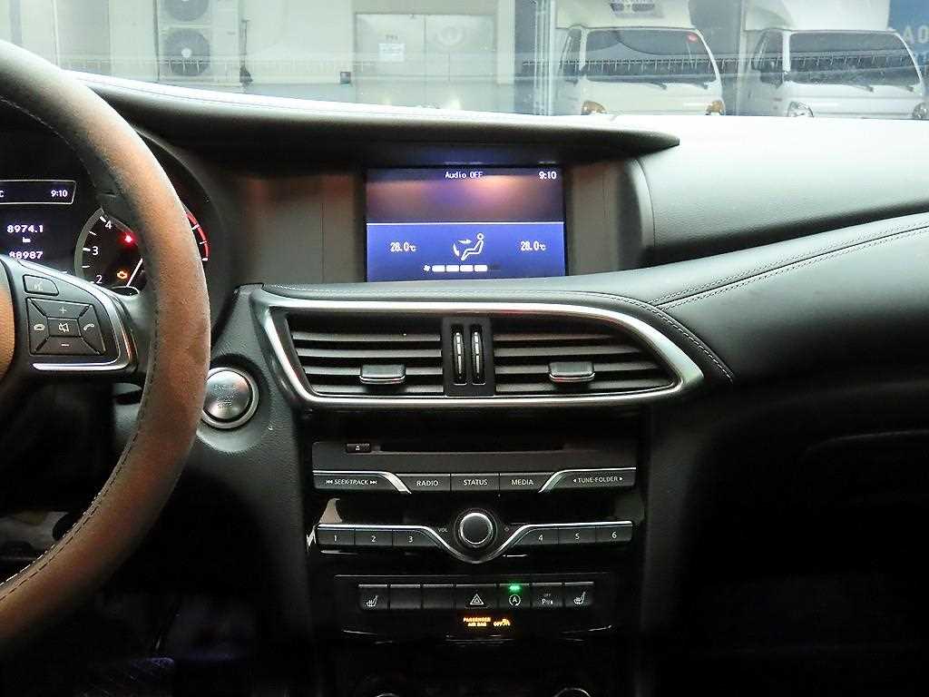 Infiniti QX - Vista 9