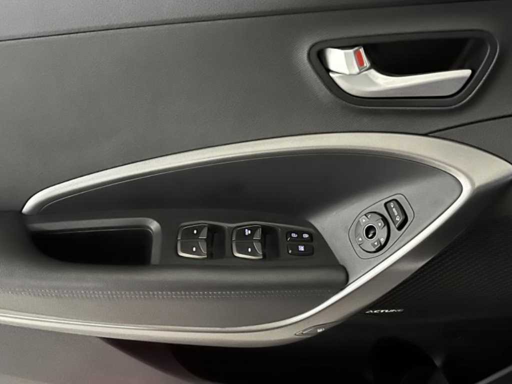 HYUNDAI Santa Fe - Vista 9