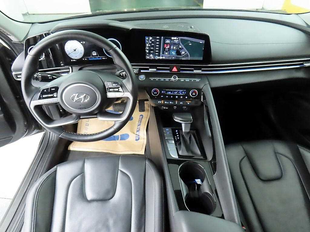 HYUNDAI Avante - Vista 7