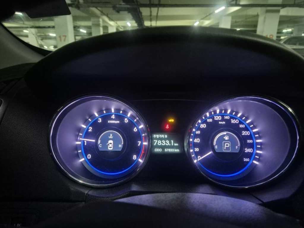 HYUNDAI Sonata - Vista 8