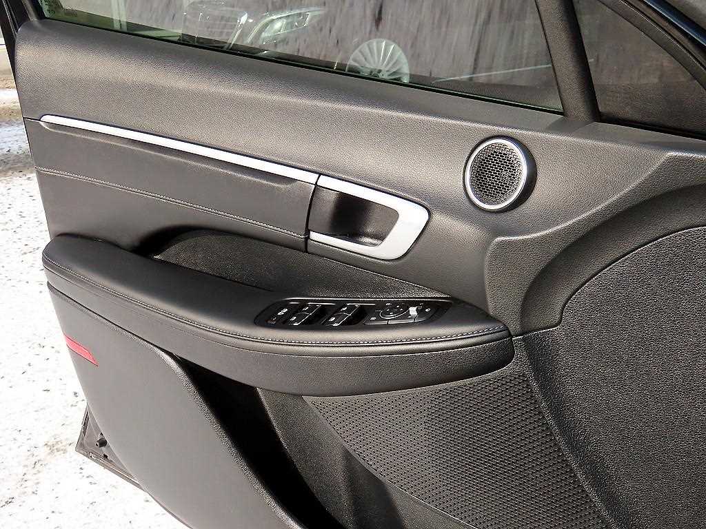 HYUNDAI Sonata - Vista 12