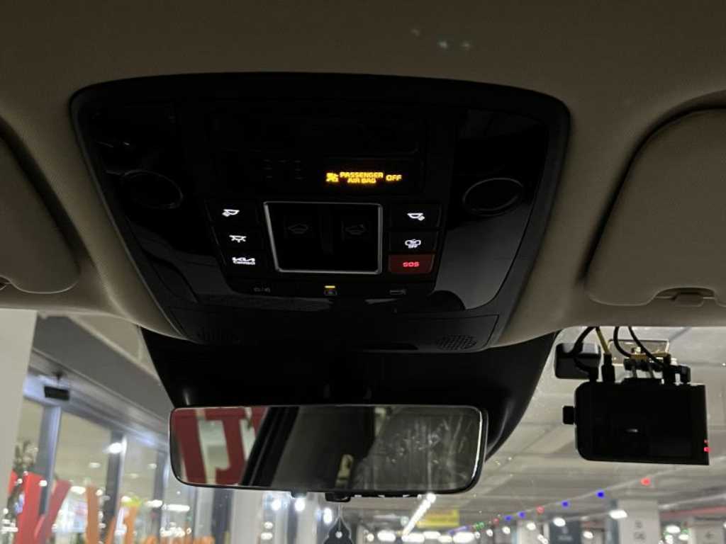 KIA Carnival - Vista 8