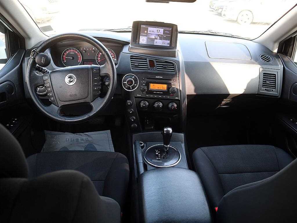 Ssangyong Korando - Vista 5