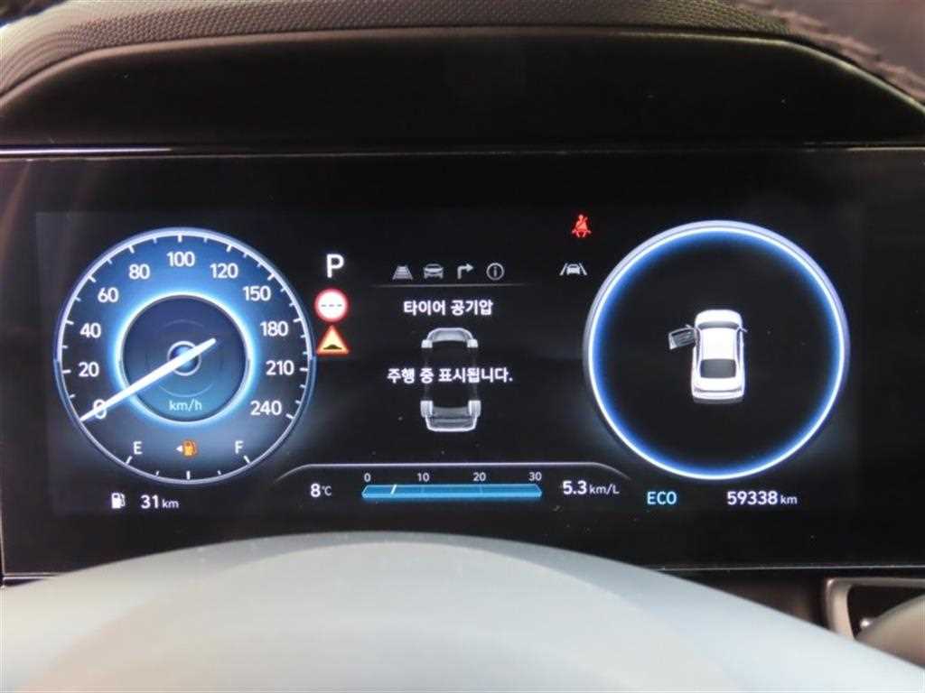 HYUNDAI Avante - Vista 5