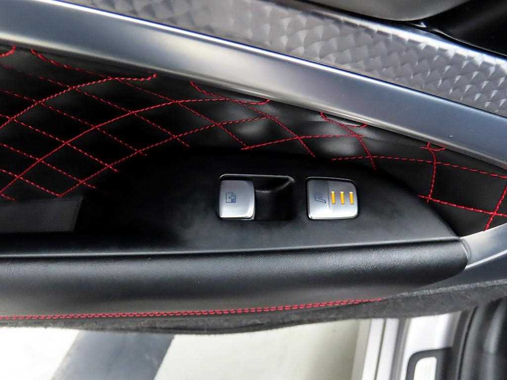 Genesis G70 - Vista 12