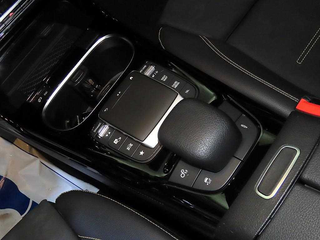 Mercedes Benz CLA Class 2021 Amarillo - Importación desde Corea - HF Imports Iquique - Foto 13