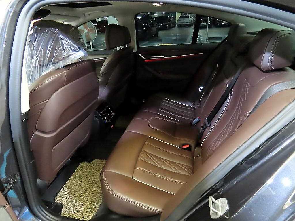 BMW 5 Series - Vista 7