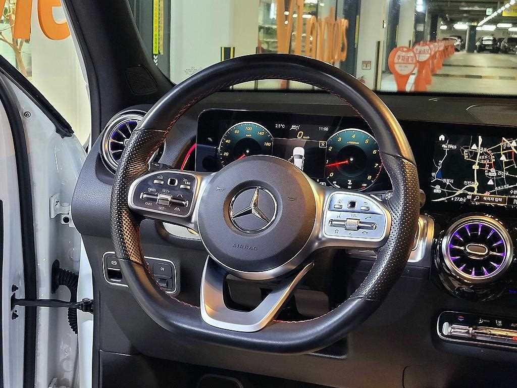 Mercedes Benz GLB Class - Vista 9