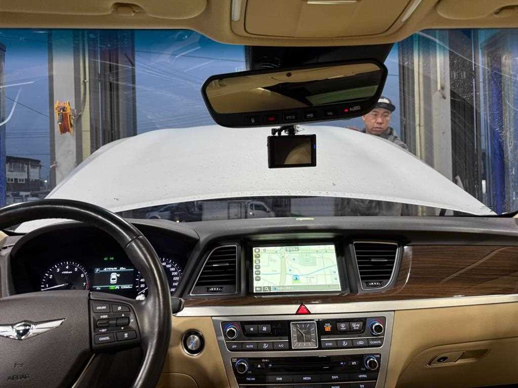 Genesis G80 - Vista 9