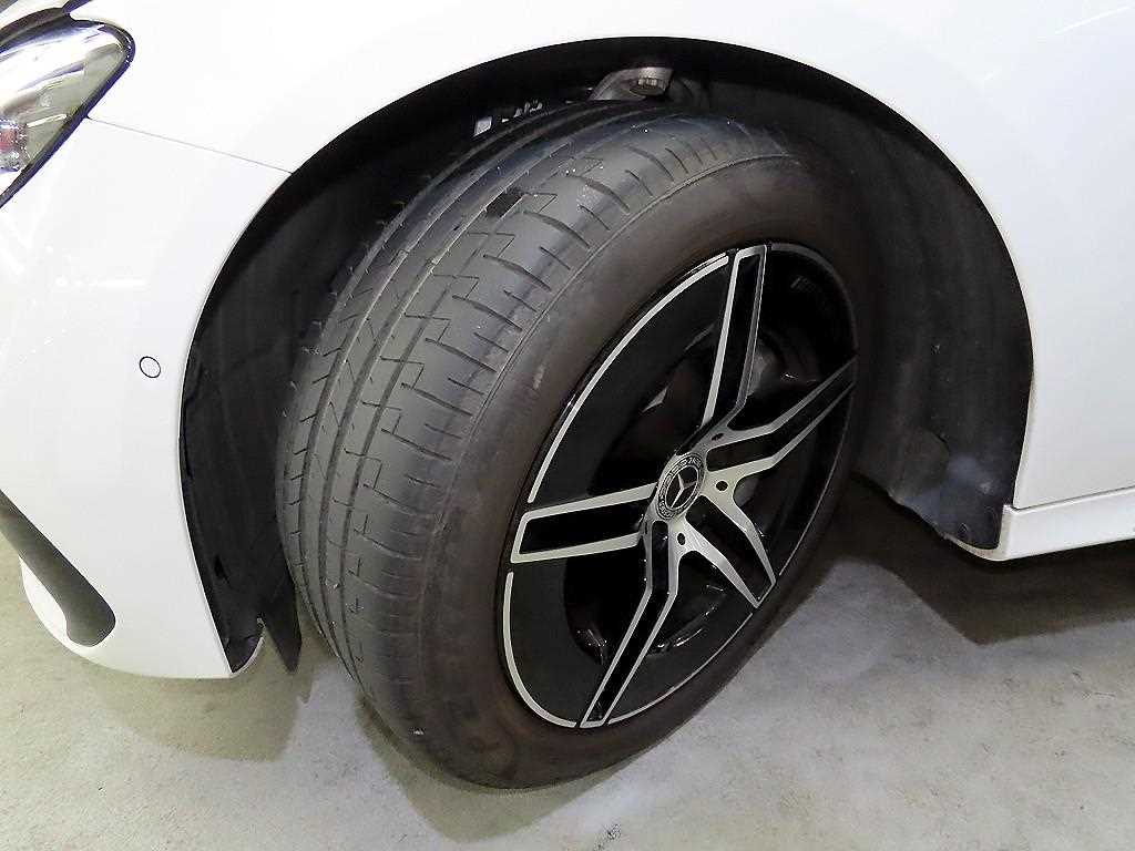 Mercedes Benz E class - Vista 11