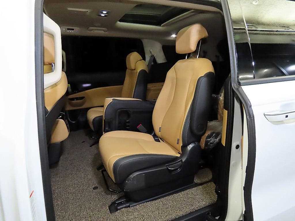 KIA Carnival - Vista 7