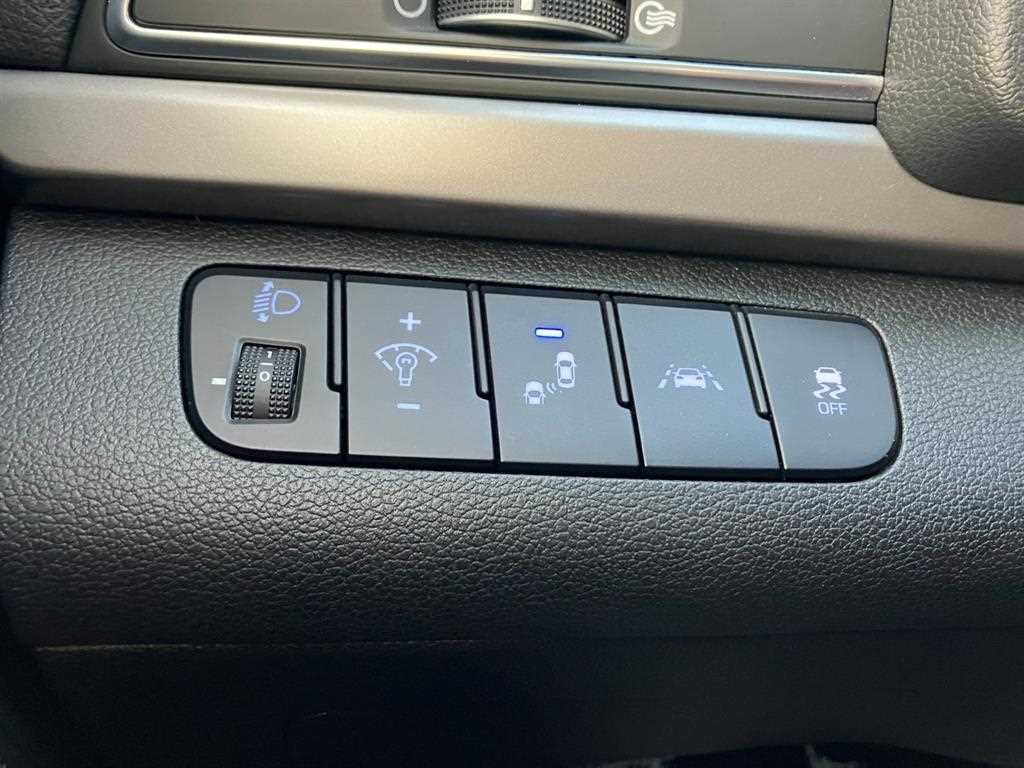 HYUNDAI Avante - Vista 8