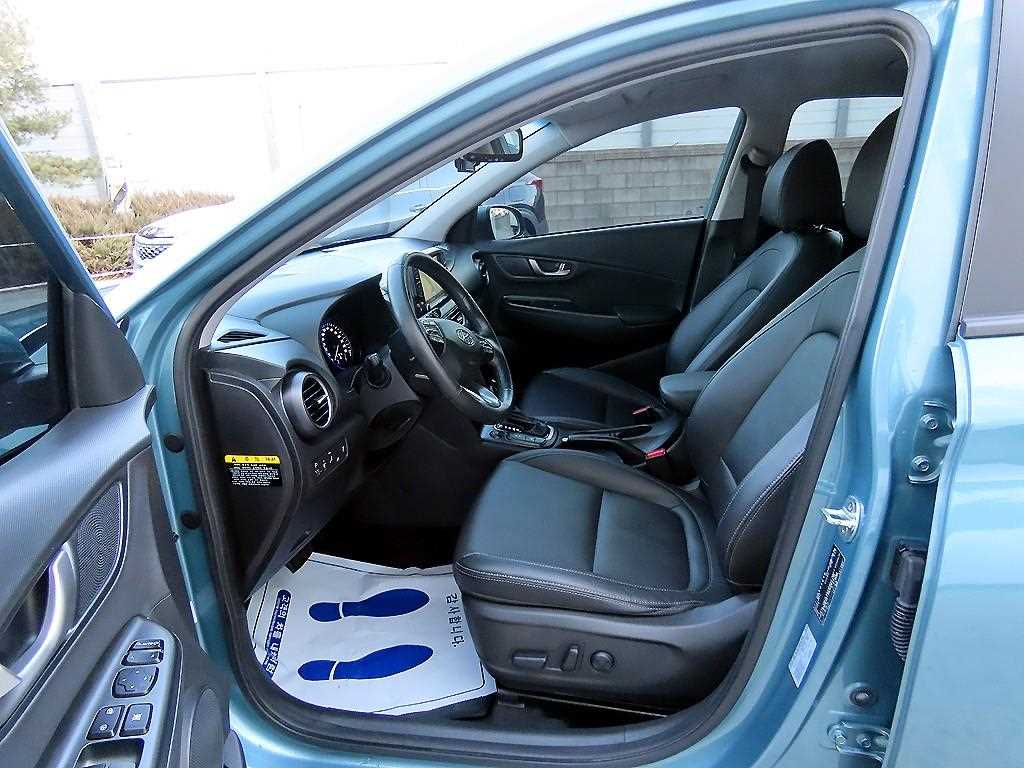 HYUNDAI Kona - Vista 5