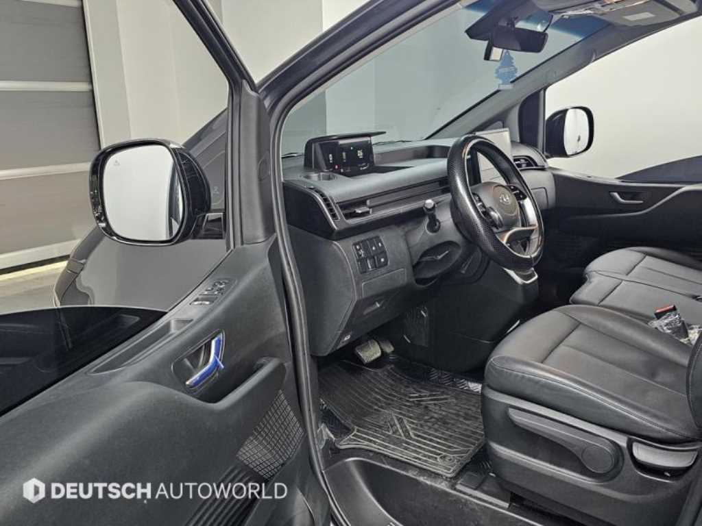 HYUNDAI Staria - Vista 11