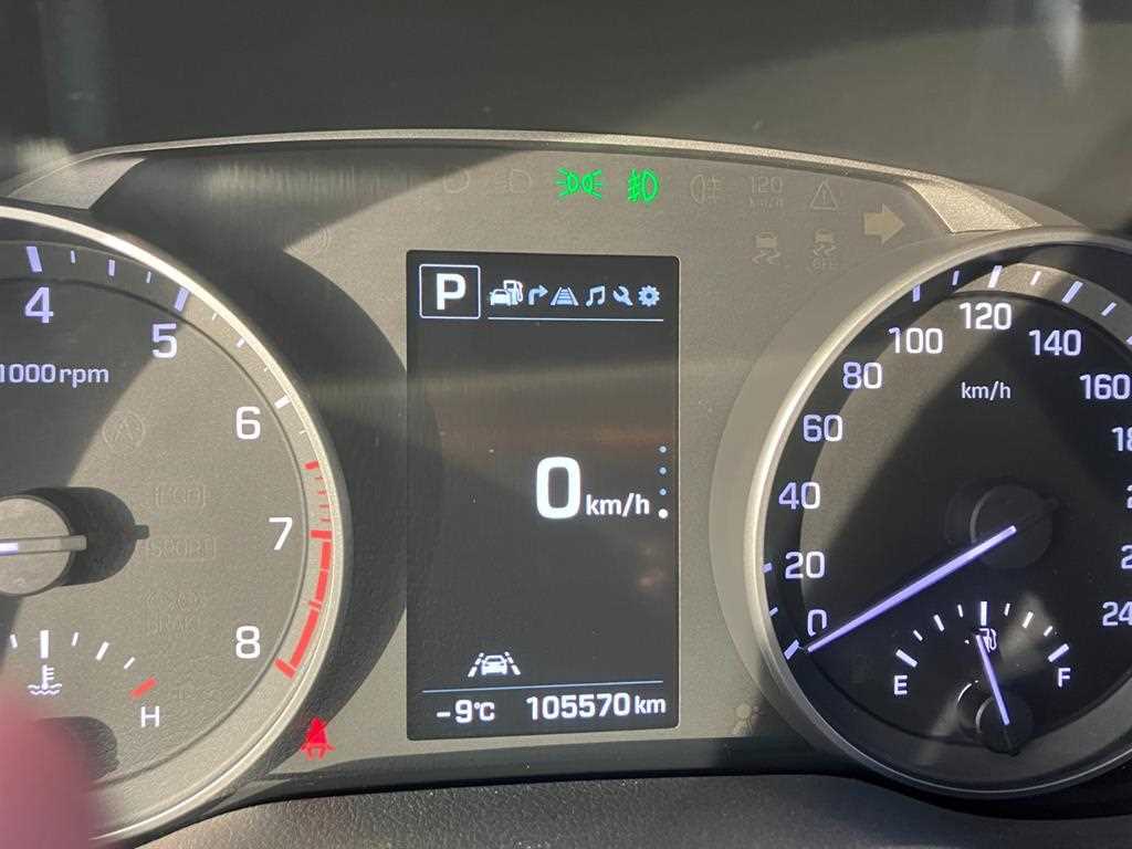 HYUNDAI Avante - Vista 9