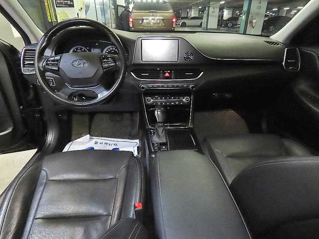 HYUNDAI Grandeur - Vista 10