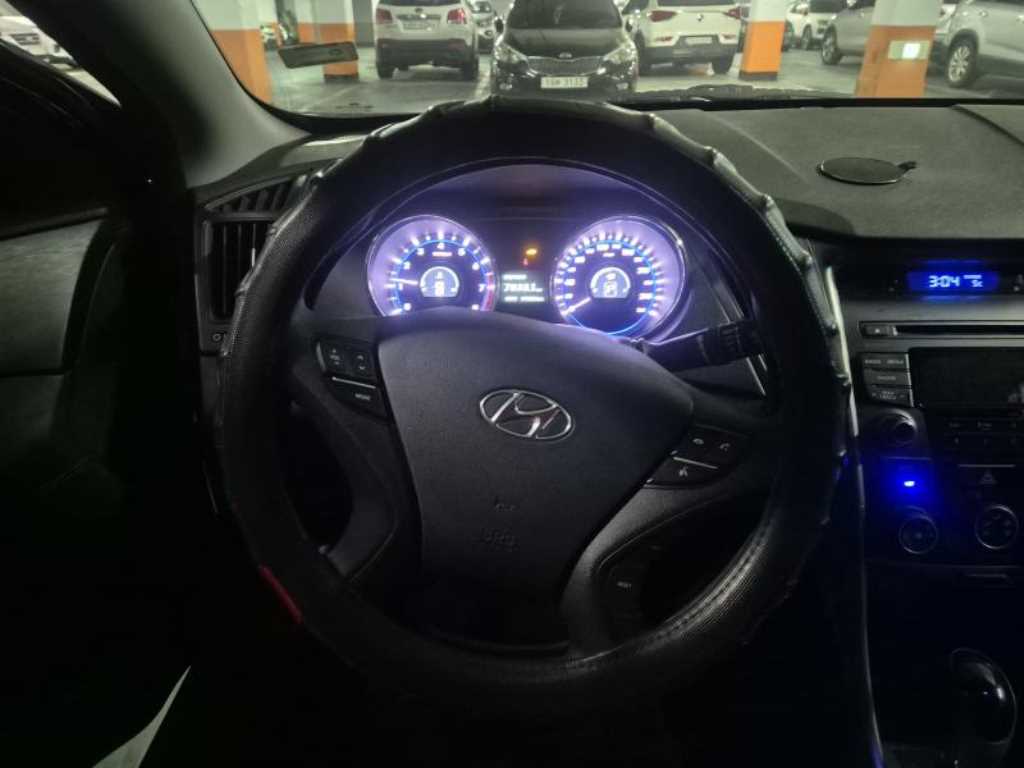 HYUNDAI Sonata - Vista 7