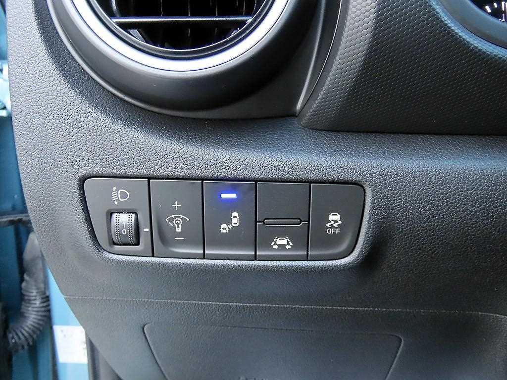 HYUNDAI Kona - Vista 12