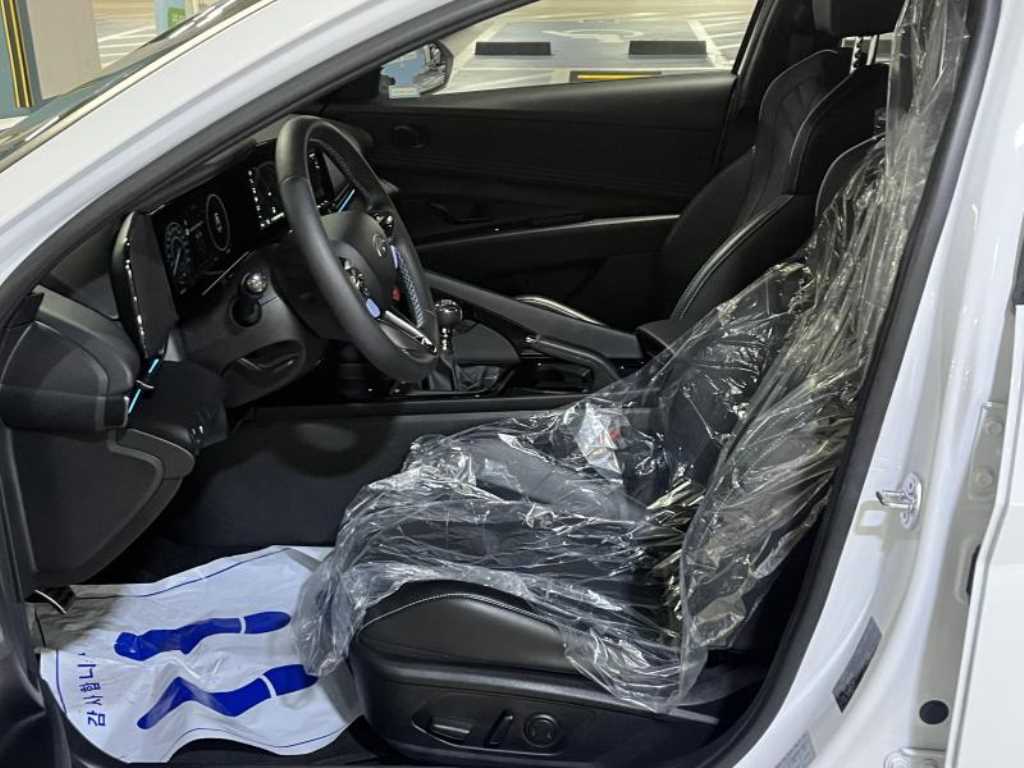 HYUNDAI Avante - Vista 6