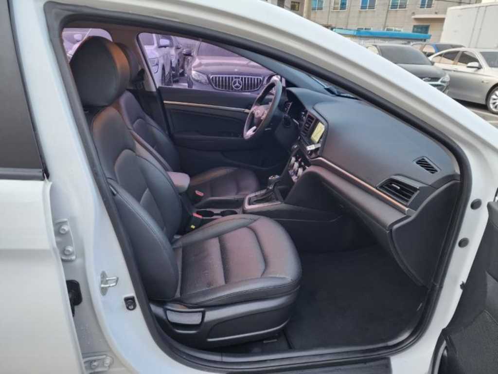 HYUNDAI Avante 2019 Blanco - Importación desde Corea - HF Imports Iquique - Foto 16