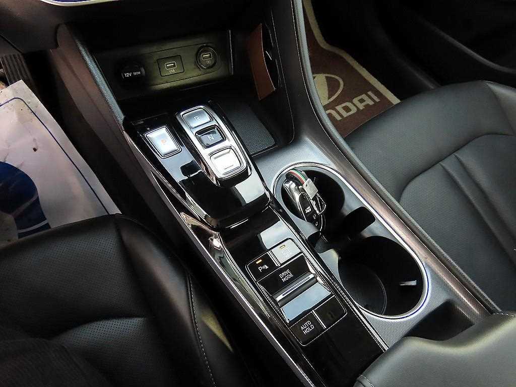 HYUNDAI Sonata - Vista 11