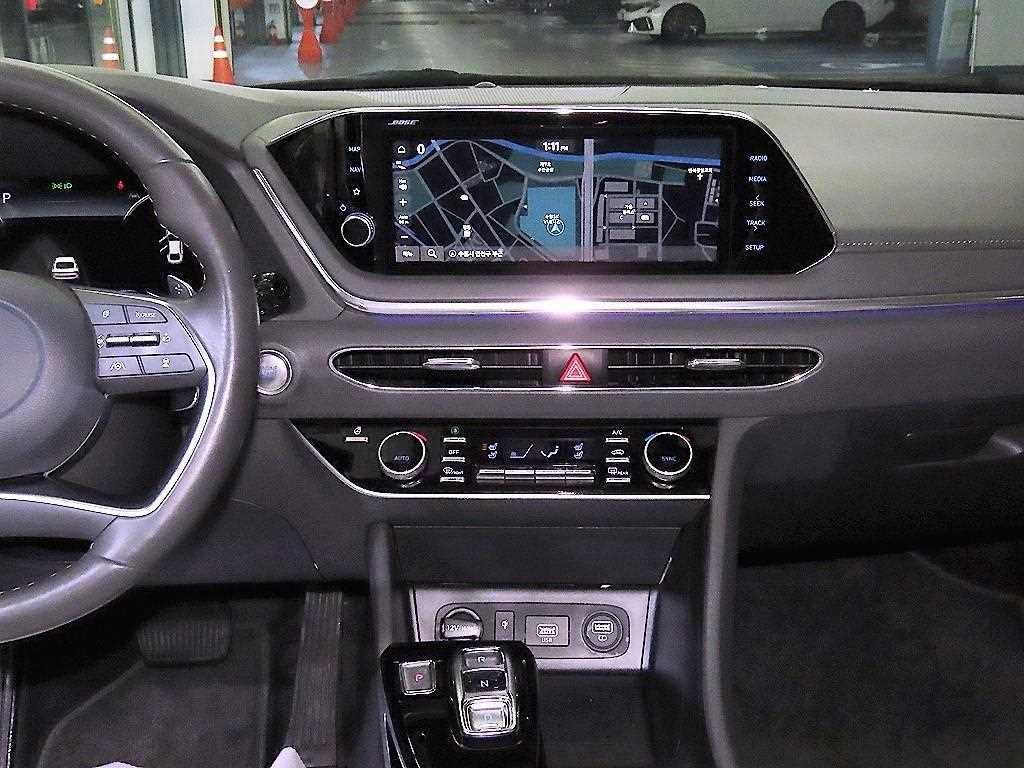 HYUNDAI Sonata - Vista 11