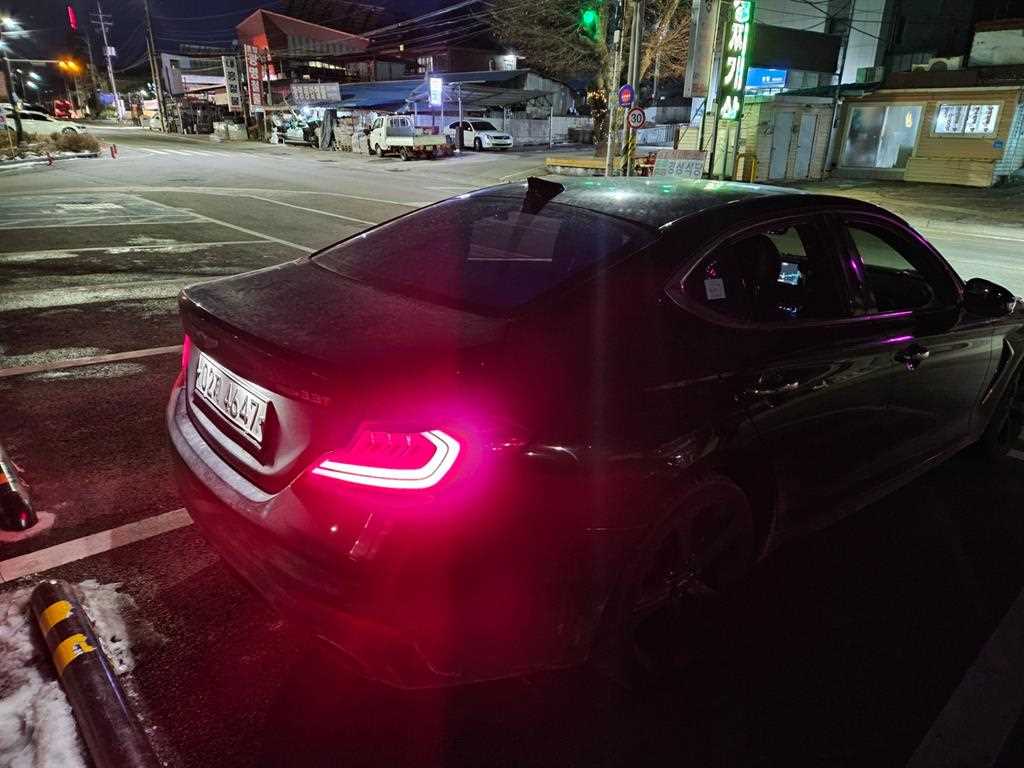 Genesis G70 - Vista 6