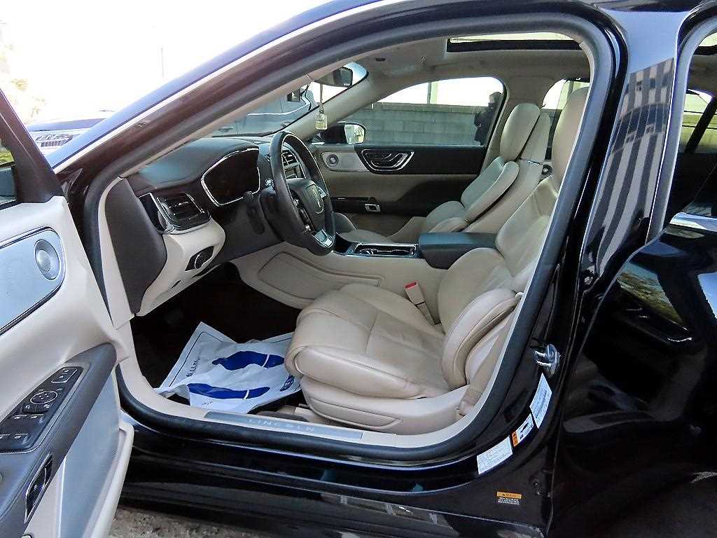 Lincoln Continental - Vista 5