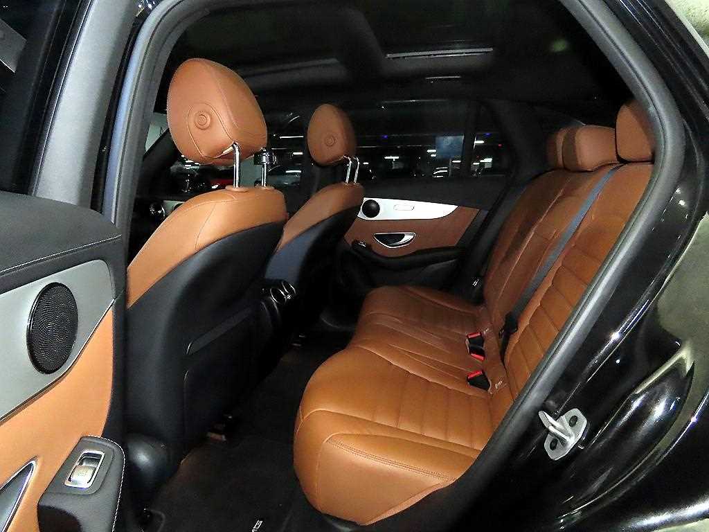 Mercedes Benz GLC Class - Vista 7