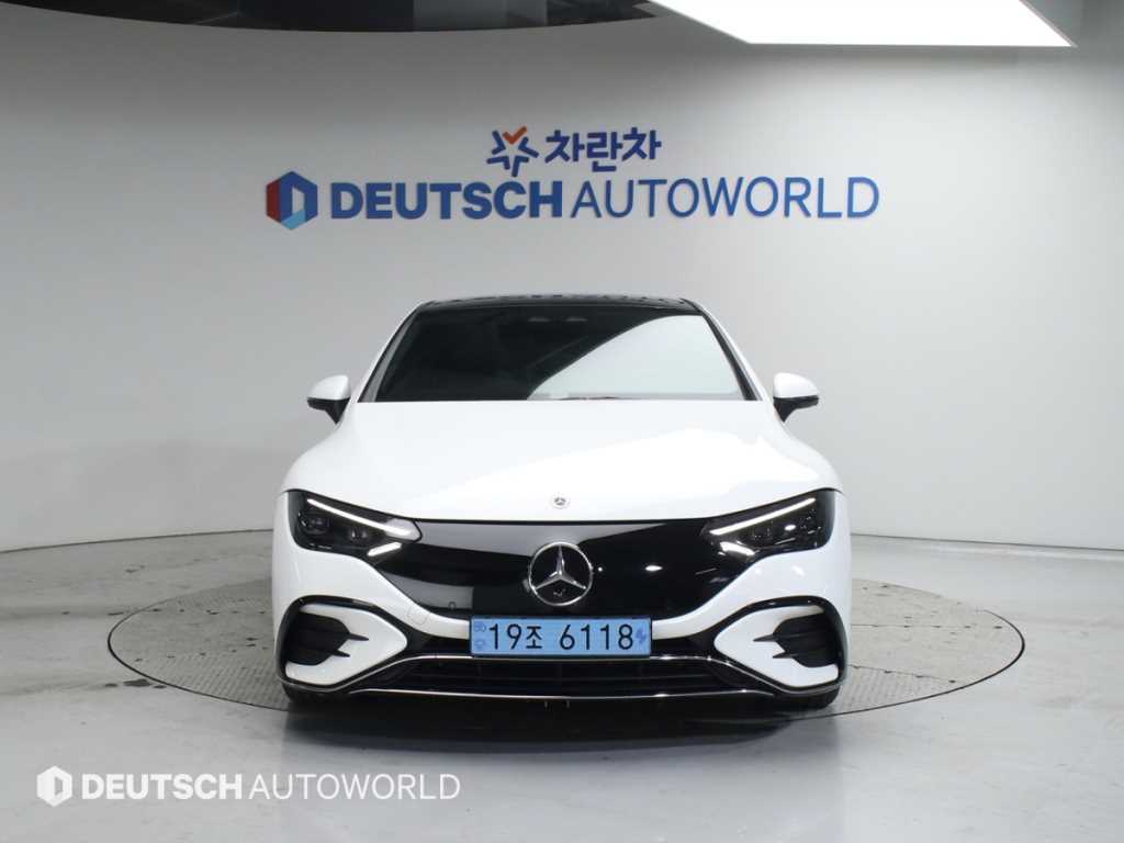 Mercedes Benz EQE - Vista 3