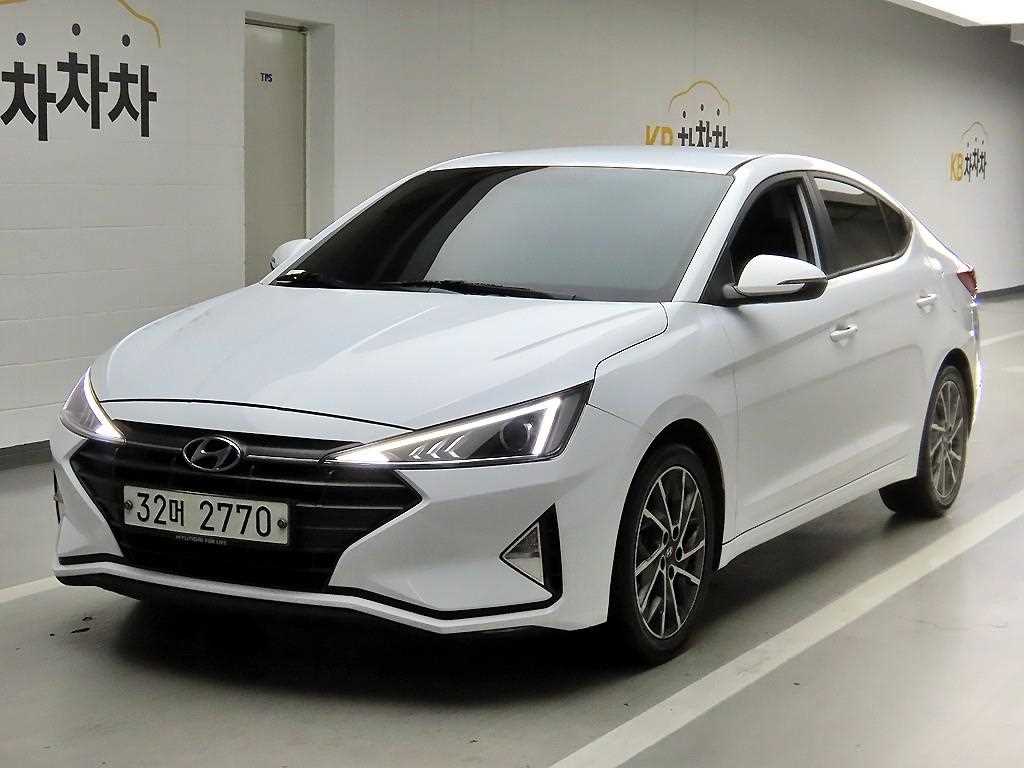 HYUNDAI Avante - Vista 2