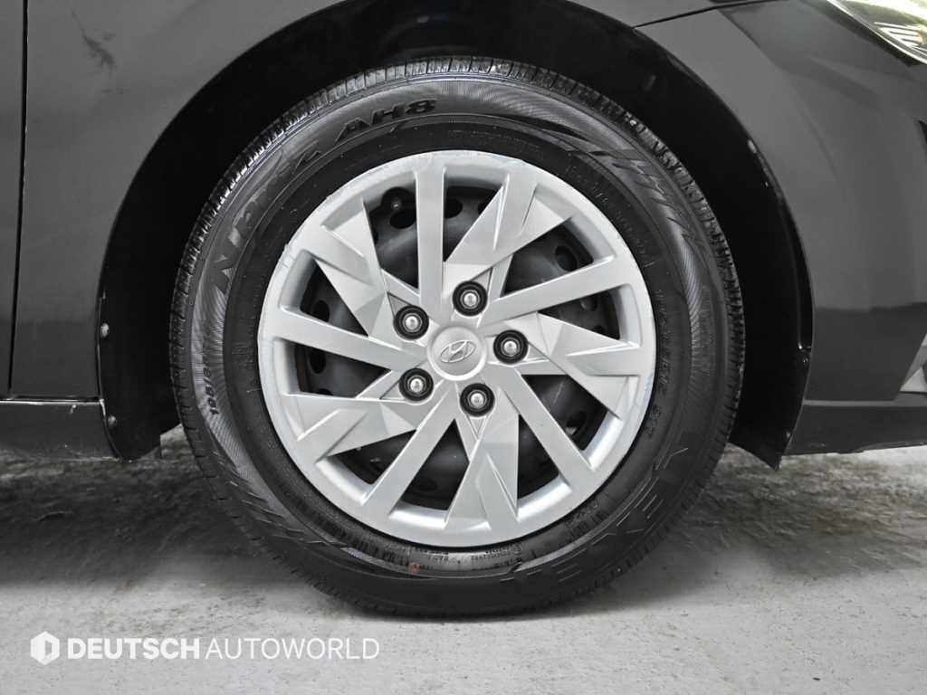 HYUNDAI Avante - Vista 5