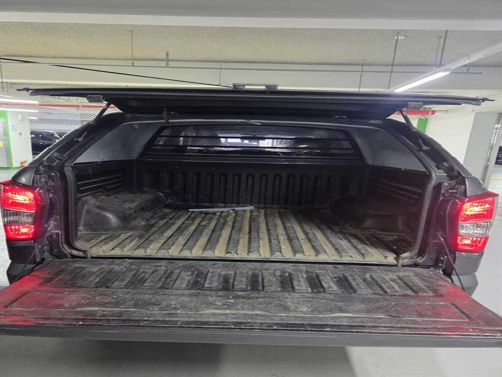 Ssangyong Rexton - Vista 9