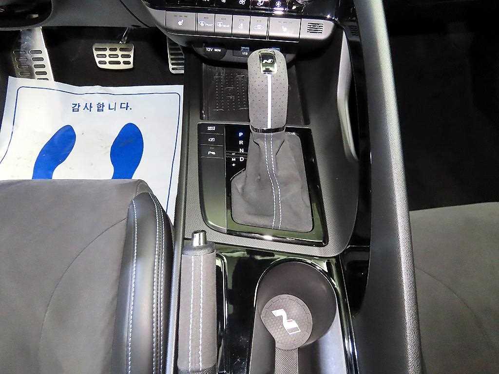 HYUNDAI Avante - Vista 12