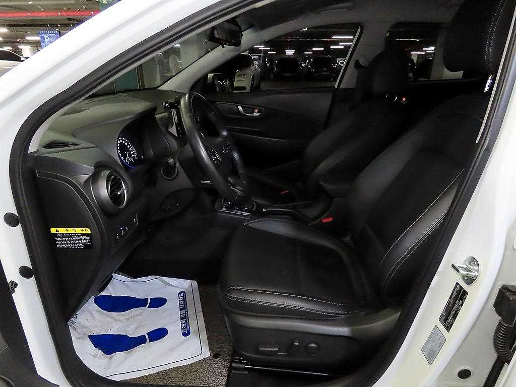 HYUNDAI Kona - Vista 6