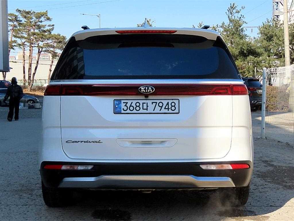 KIA Carnival - Vista 4
