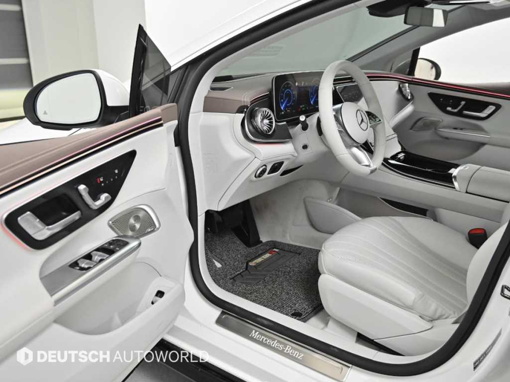 Mercedes Benz EQE - Vista 11