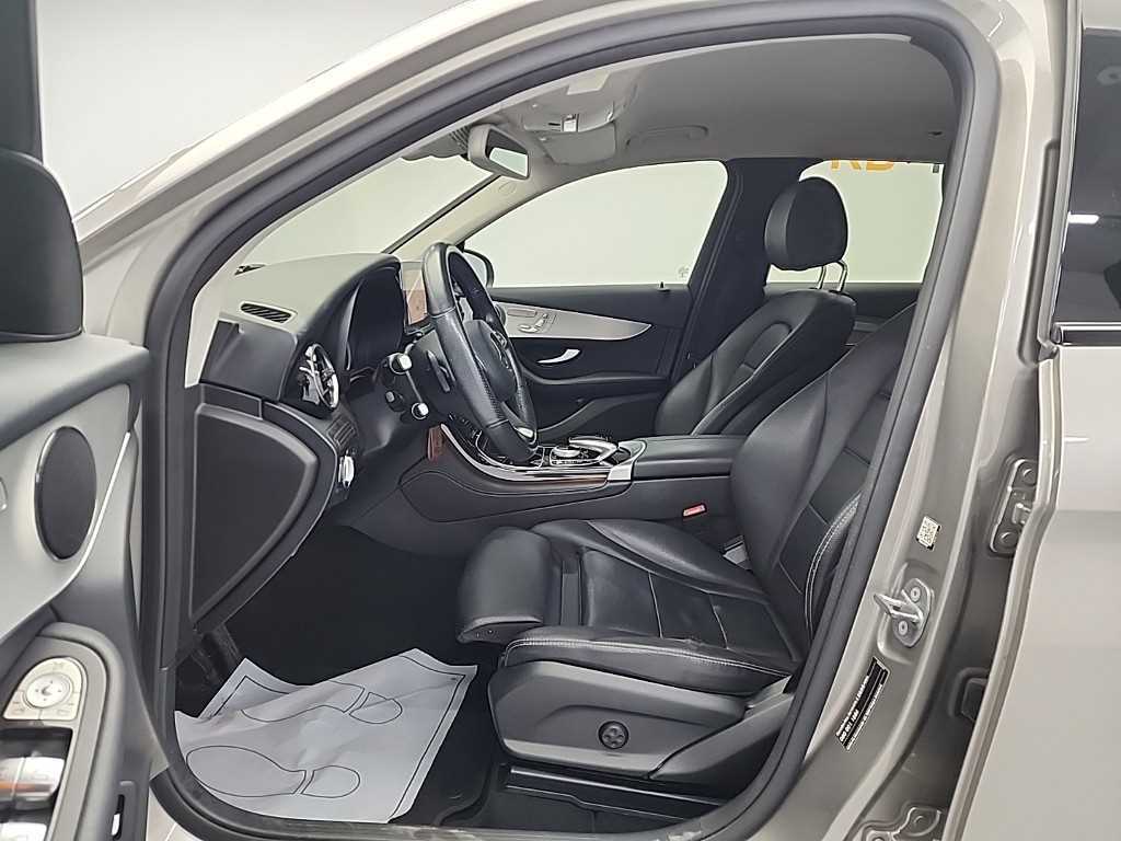 Mercedes Benz GLC Class - Vista 11