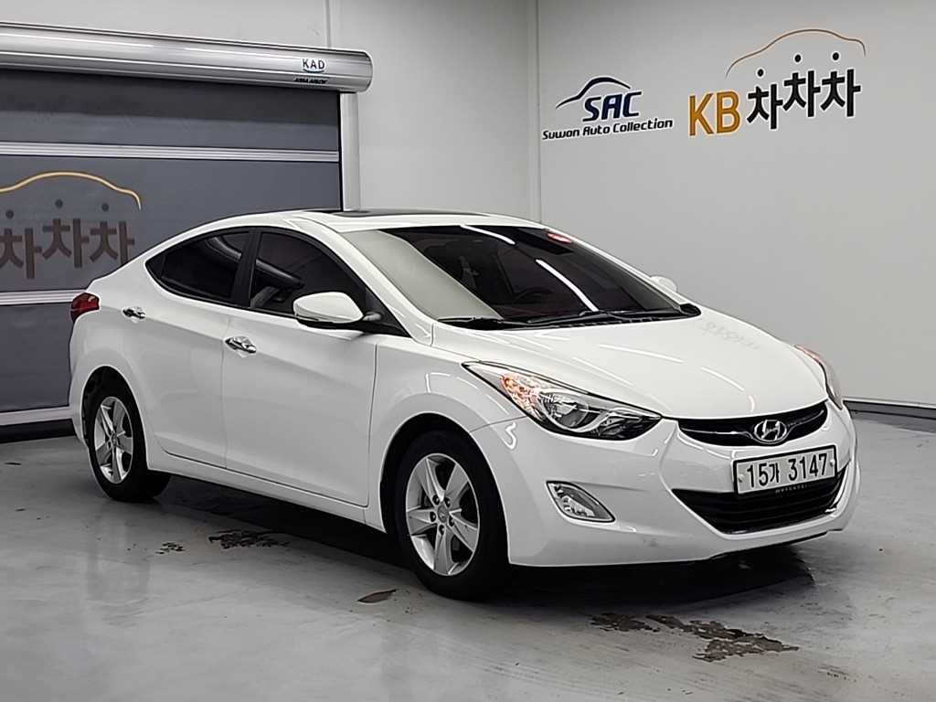 HYUNDAI Avante - Vista 4