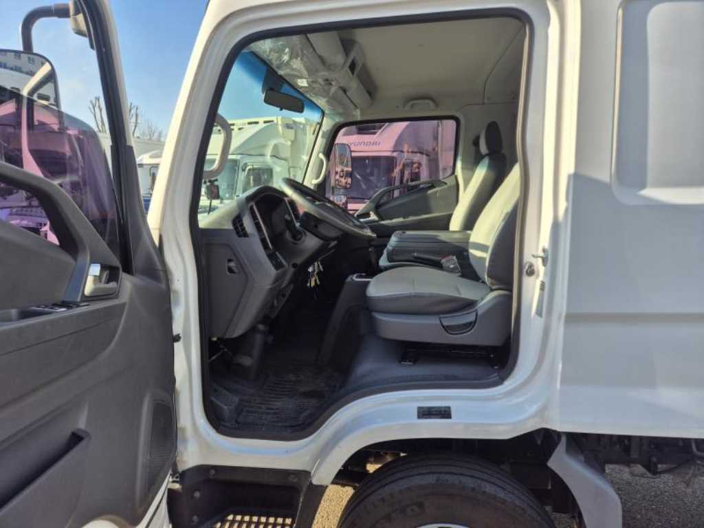 medium and large cargo truck - Vista 12