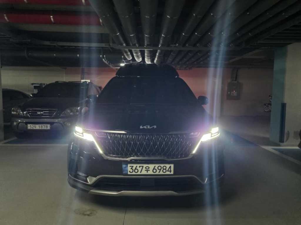 KIA Carnival 2022 Negro - Importación desde Corea - HF Imports Iquique - Foto 1